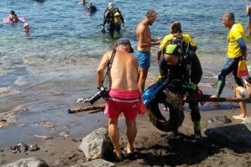 Nueva limpieza de los fondos marinos de Tufia (Foto TA)